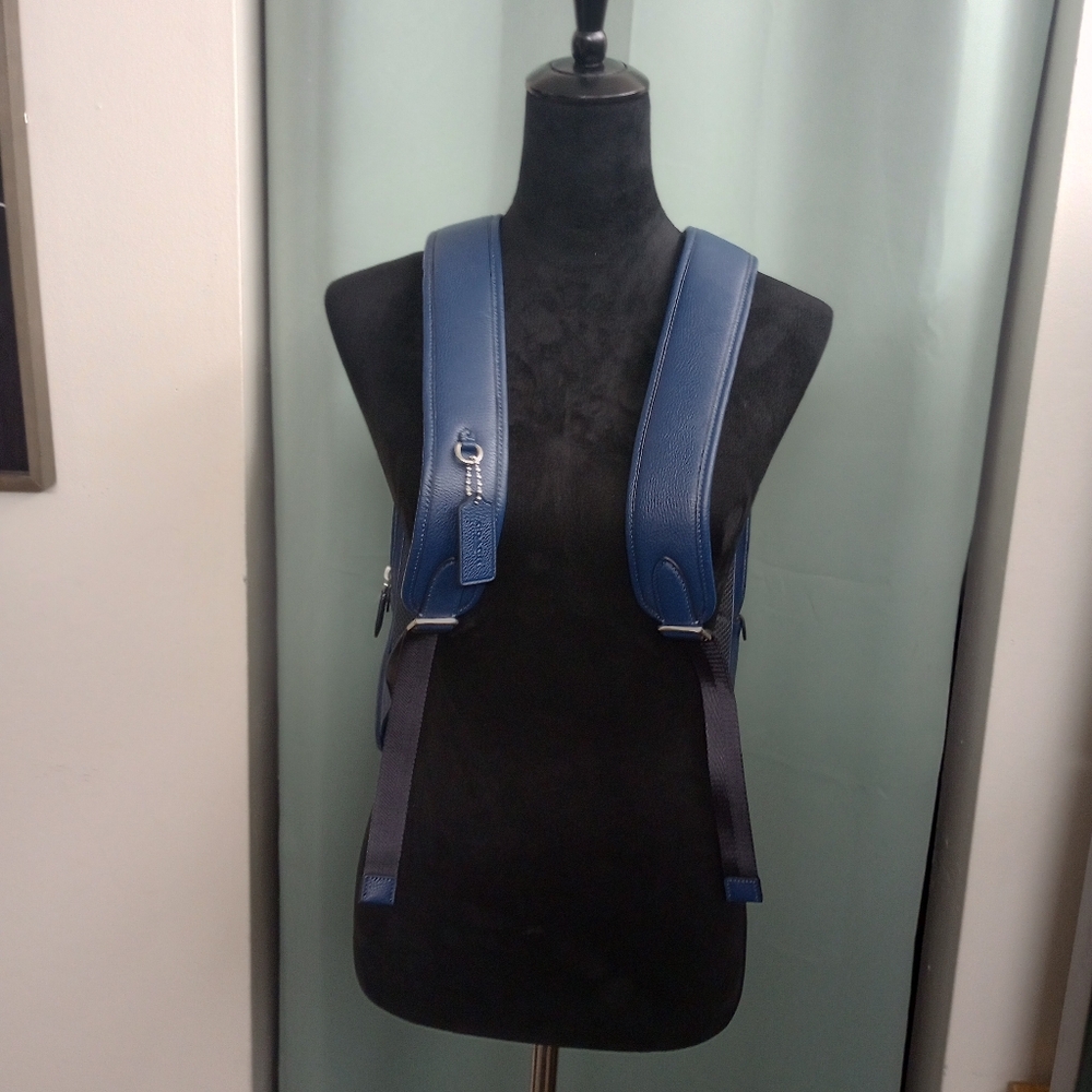 Crazy Cool Coach Backpack!. - Picture 5 of 7